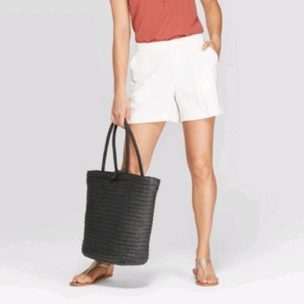 A new Day Mid Rise Shorts